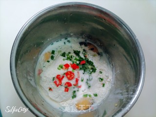 鸡蛋饼的做法步骤：2