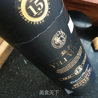 红酒炖鸡翅的做法步骤：5