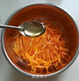 蒸胡萝卜丝的做法步骤：4
