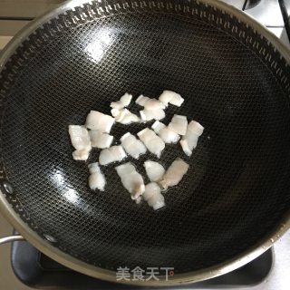 莴笋木耳烧肉的做法步骤：1