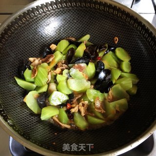 莴笋木耳烧肉的做法步骤：5