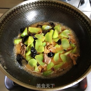 莴笋木耳烧肉的做法步骤：6