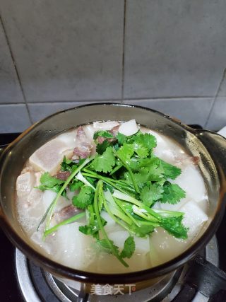 白萝卜炖腊肉的做法步骤：5