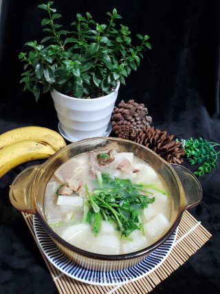 白萝卜炖腊肉的做法步骤：7