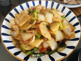 剁椒土豆片炒洋葱的做法步骤：7