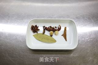 五香卤蛋的做法步骤：2