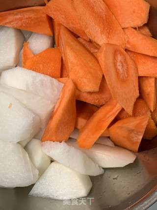 牛腩萝卜煲的做法步骤：4