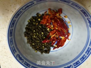 爆炒莲花白的做法步骤：2