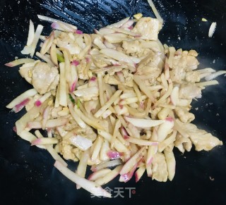 萝卜炒肉#萝卜#的做法步骤：7