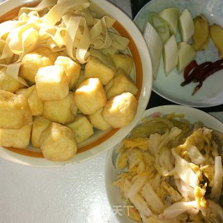 酸菜豆泡炖排骨的做法步骤：1