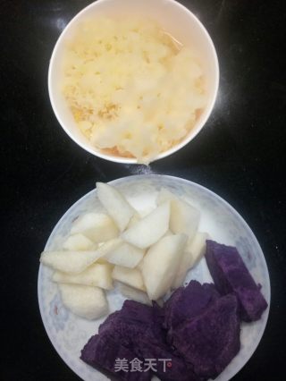 紫薯银耳雪梨羹的做法步骤：1