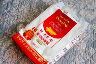 酸菜猪肉馅水饺的做法步骤：1