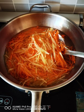 好吃的炝拌菜&土豆胡萝卜炝双丝的做法步骤：5