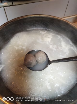 牛肉丸子煮米粉的做法步骤：5