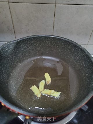 辣白菜炖鱼块的做法步骤：2