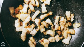 五花肉炖豆角的做法步骤：1