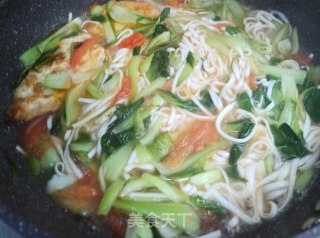 青菜西红柿荷包蛋汤面的做法步骤：8
