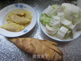 冬笋蛋饺大白菜的做法步骤：1