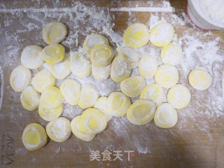 冬至南瓜饺子（香菇大肉馅）水饺的做法步骤：17