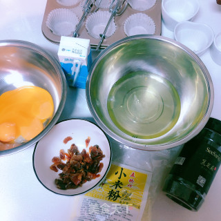 桂圆芝麻小米蛋糕的做法步骤：1