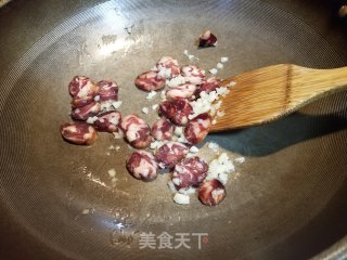 腊肠炒荷兰豆的做法步骤：4