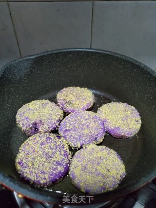 黑芝麻馅紫薯糯米饼的做法步骤：8