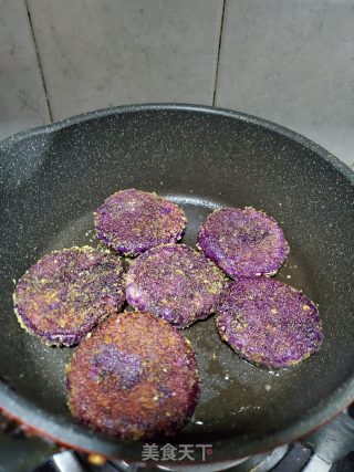 黑芝麻馅紫薯糯米饼的做法步骤：9