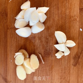 羊肉炖萝卜的做法步骤：3