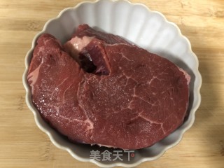 自制宝宝辅食牛肉松的做法步骤：1