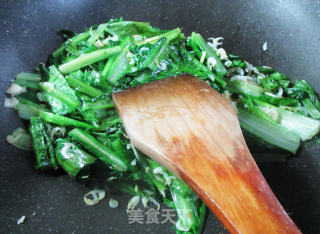 虾皮炒油麦菜的做法步骤：6
