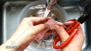 萝卜花生黑鱼汤的做法步骤：1