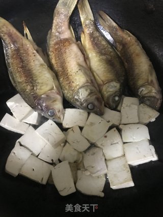 小野鱼炖杂蔬的做法步骤：5