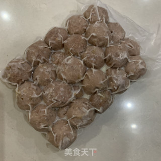 白萝卜滚牛丸汤的做法步骤：1