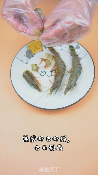 虾仁茄汁豆腐的做法步骤：1