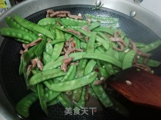 牛扒炒荷兰豆的做法步骤：3