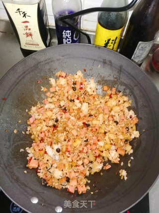 风味豆豉火腿冬笋炒饭的做法步骤：3