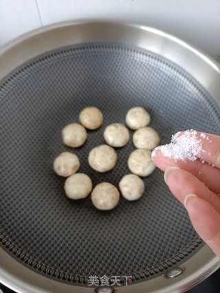 煎口蘑的做法步骤：5