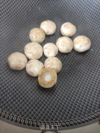 煎口蘑的做法步骤：6
