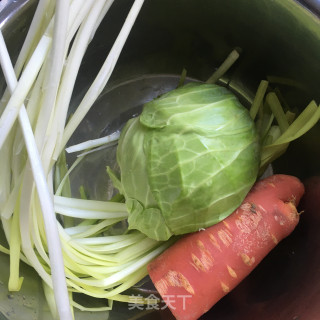 韭黄鸡蛋炒荞麦饼的做法步骤：1