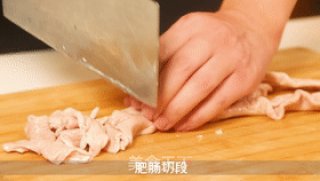 卤肥肠被人争相抢着吃，Q弹柔韧过瘾好吃的做法步骤：1