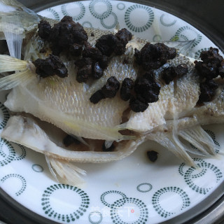豆豉蒸鲈鱼的做法步骤：6