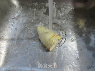 黑木耳香肠炒冬笋的做法步骤：3