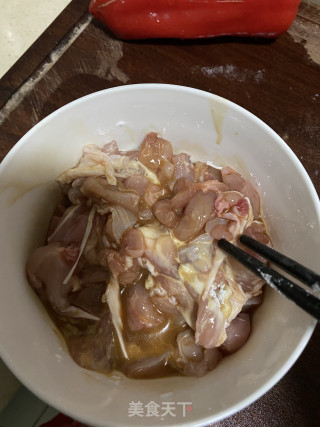 香菇鸡腿焖饭的做法步骤：3