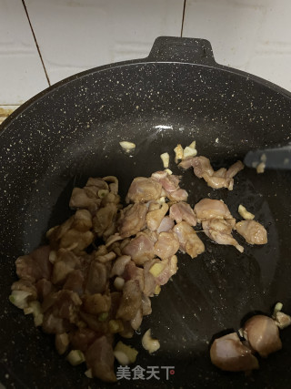 香菇鸡腿焖饭的做法步骤：5