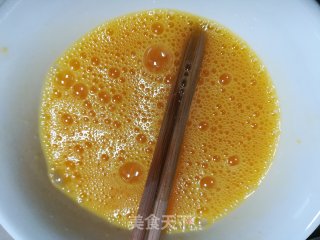 番茄味鸡蛋炒虾仁的做法步骤：4