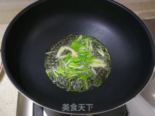 番茄味鸡蛋炒虾仁的做法步骤：5