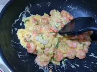 番茄味鸡蛋炒虾仁的做法步骤：8