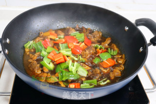 香菇炖鸡肉的做法步骤：7