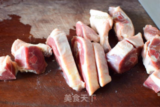 喷香好吃的芋头焖鸭的做法步骤：1