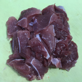 苦菜炖瘦肉的做法步骤：2